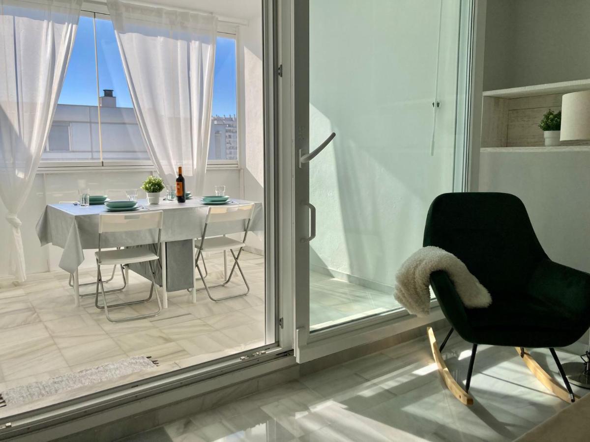 شقة Atico Valdelagrana Playa - Aire Acondicionado Y Piscina إل بويرتو دي سانتا ماريا المظهر الخارجي الصورة