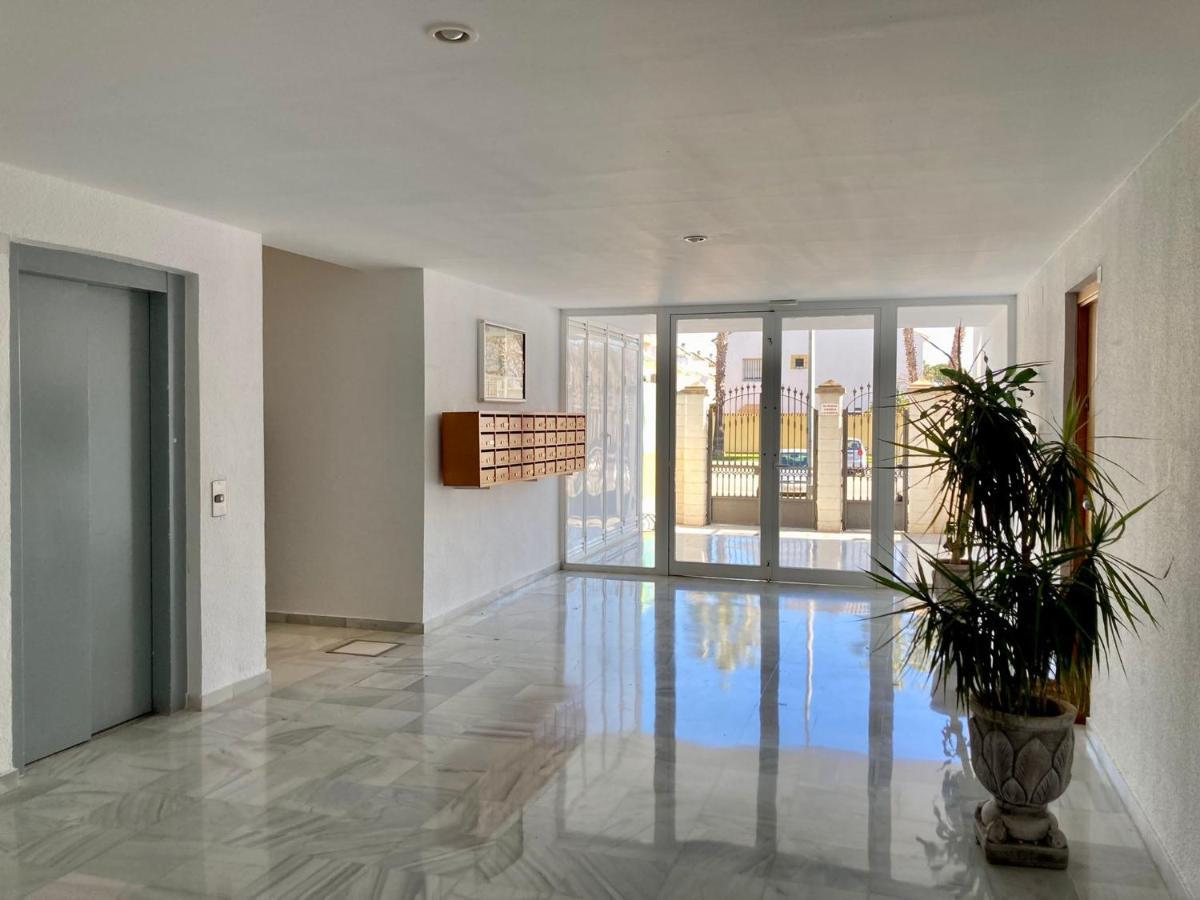 شقة Atico Valdelagrana Playa - Aire Acondicionado Y Piscina إل بويرتو دي سانتا ماريا المظهر الخارجي الصورة