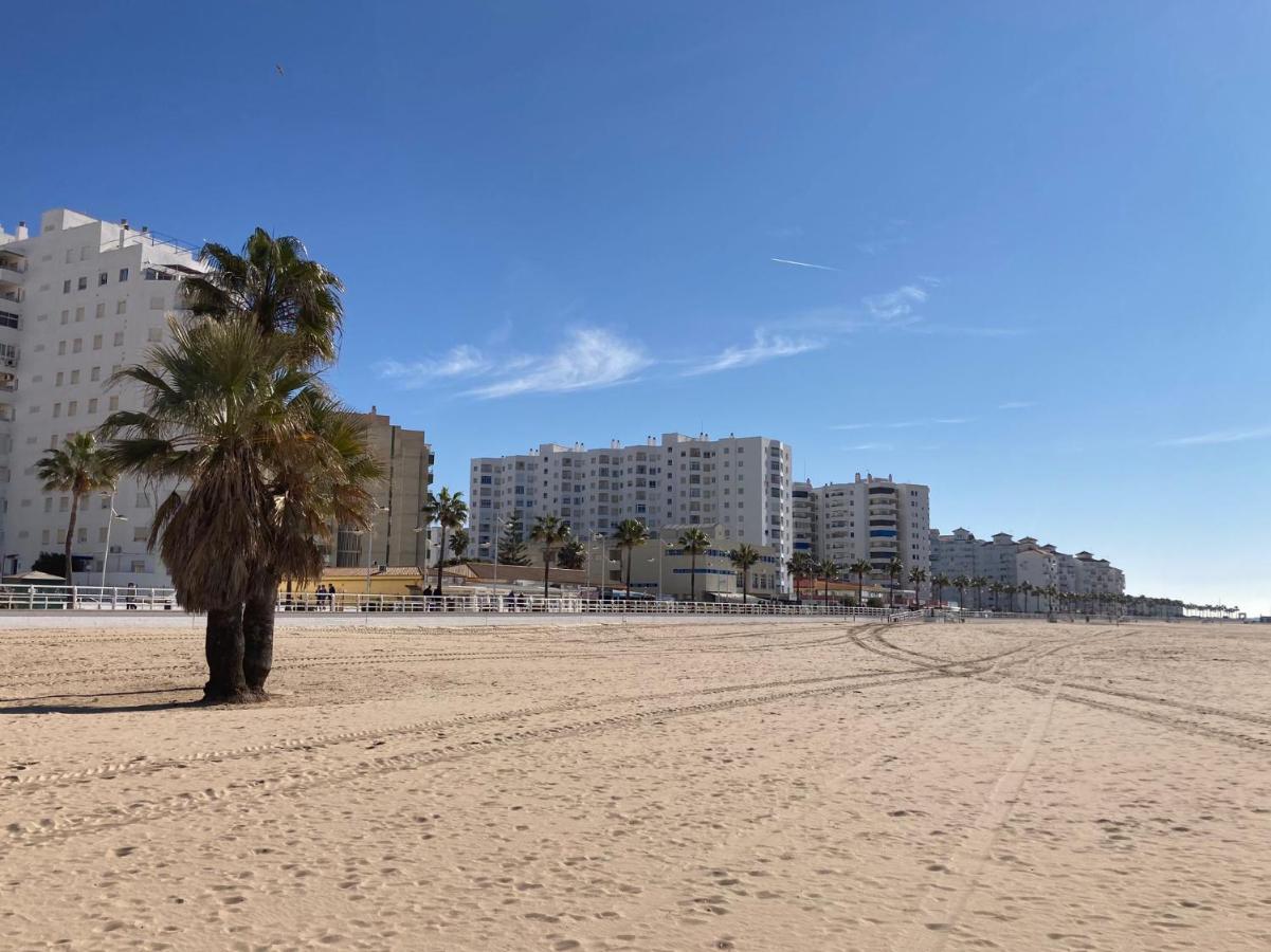 شقة Atico Valdelagrana Playa - Aire Acondicionado Y Piscina إل بويرتو دي سانتا ماريا المظهر الخارجي الصورة